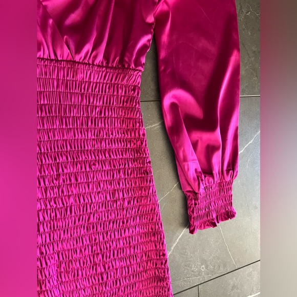 EUC Blue Blush BARBIE hot pink/magenta satin mini king sleeve dress, size small - Picture 4 of 5